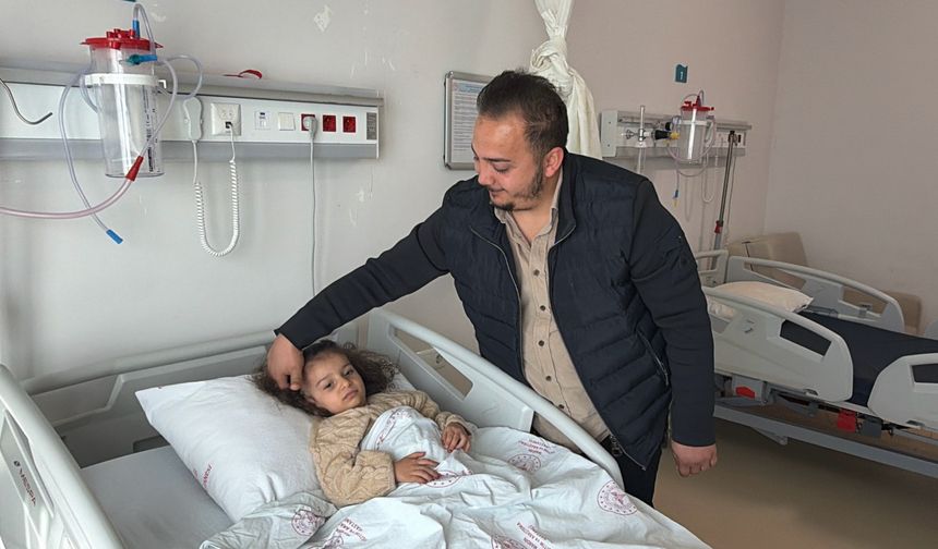 4 yaşındaki çocuğun bağırsağından mıknatıs çıkarıldı