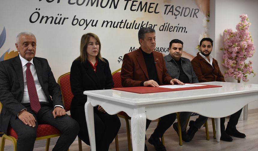 Şırnak Belediyesi yeni evlenen çiftlere 60'ar bin lira