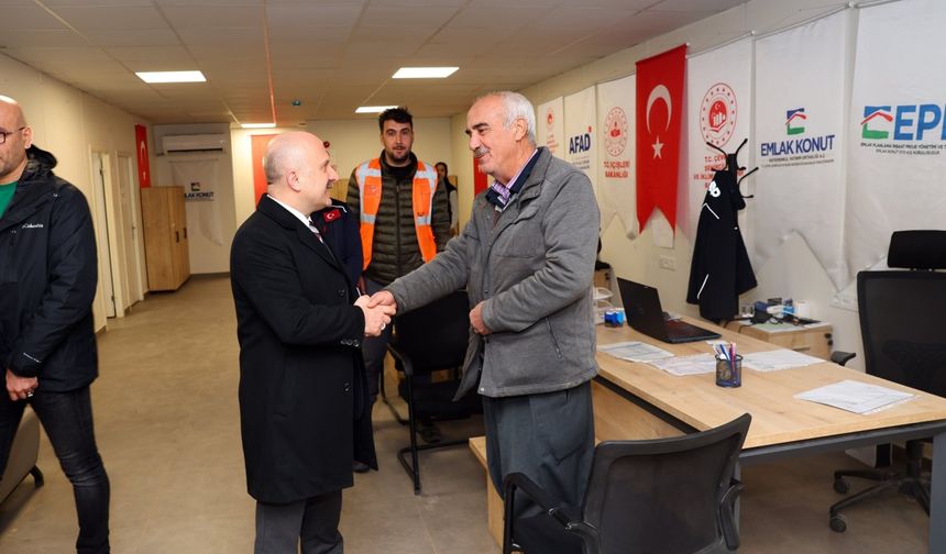 Vali Osman Varol, İndere'de Vatandaşlarla Buluştu