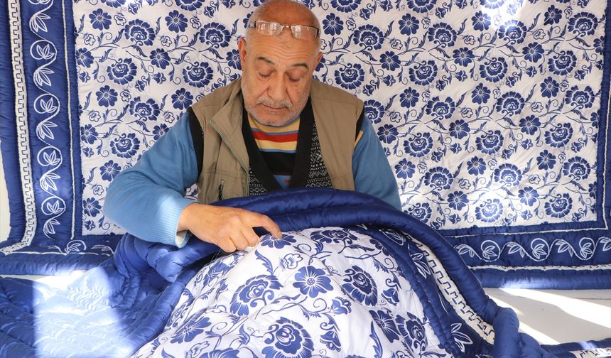 Yarım asırlık yorgan ustası mesleğini kadınlara öğretiyor