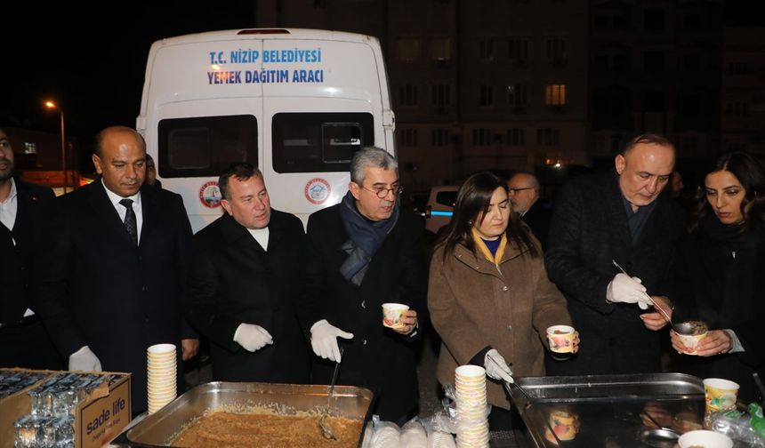 6 Şubat depremlerinin yıl dönümünde Nizip'te anma töreni düzenlendi