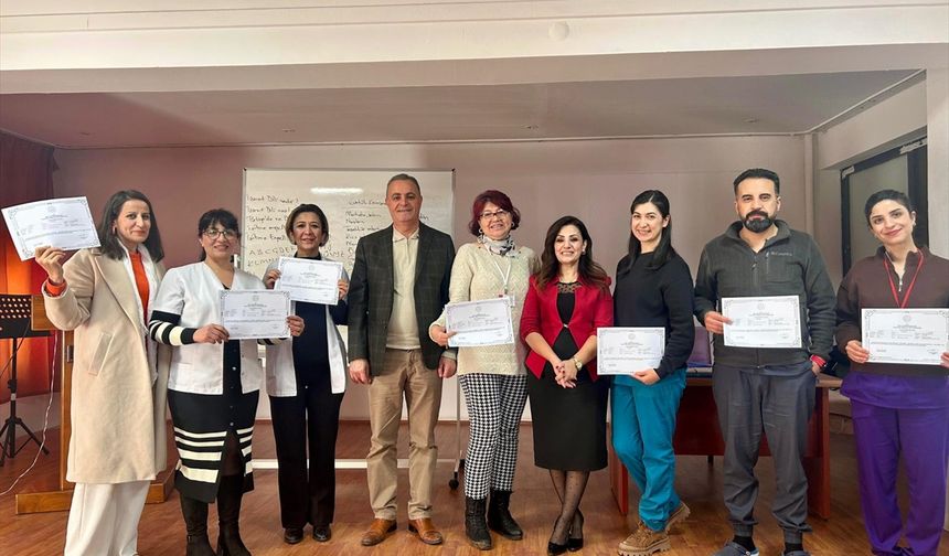 Diyarbakır'da sağlık personeline 'işaret dili eğitimi' verildi