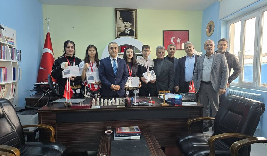 Muaythai Şampiyonları Başarılarını Taçlandırdı