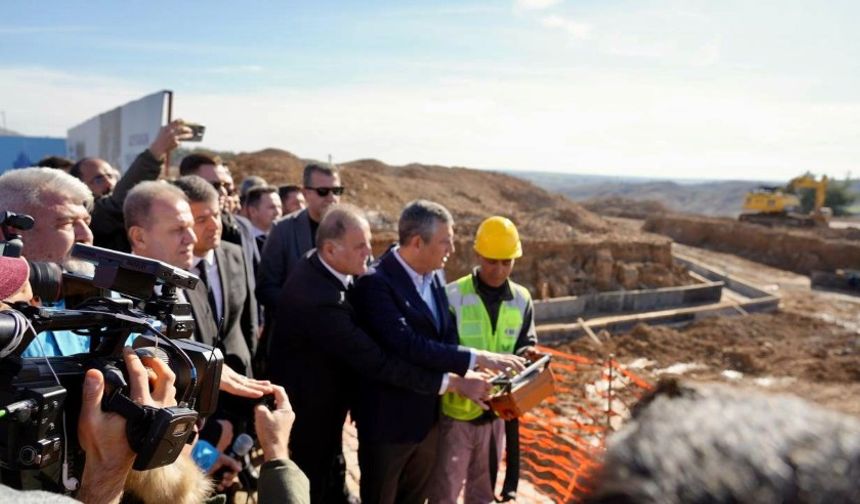 Özgür Özel, Adıyaman Deprem Şehitliği’nin Temelini Attı