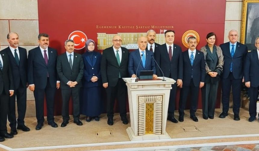 Özhan: Deprem Bölgesi Reklam Alanı Değil