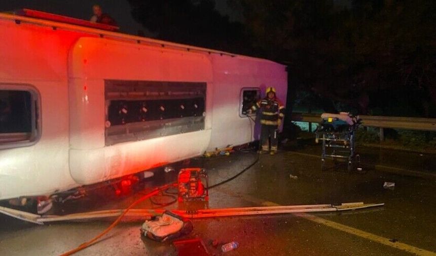 Balıkesir’de Yolcu Otobüsü Devrildi: 3 Ölü, 22 Yaralı