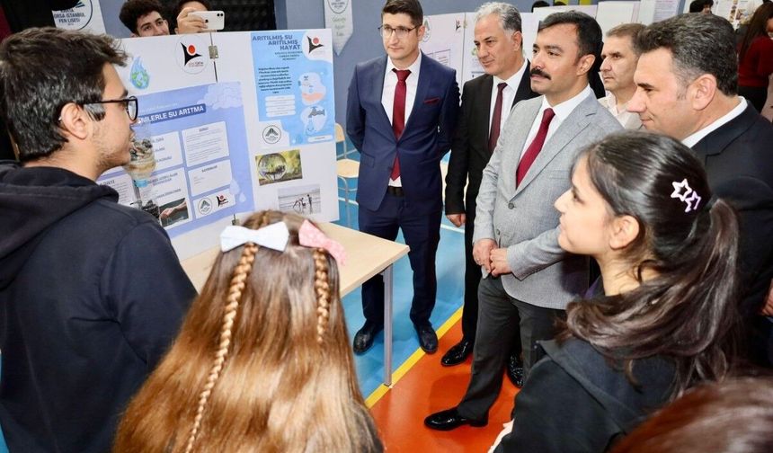 Kahta Borsa İstanbul Fen Lisesi'nde Bilim Fuarı İlgi Gördü