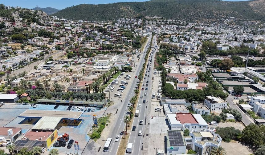 Muğla’da Dönüş Yoğunluğu Trafiği Kilitledi