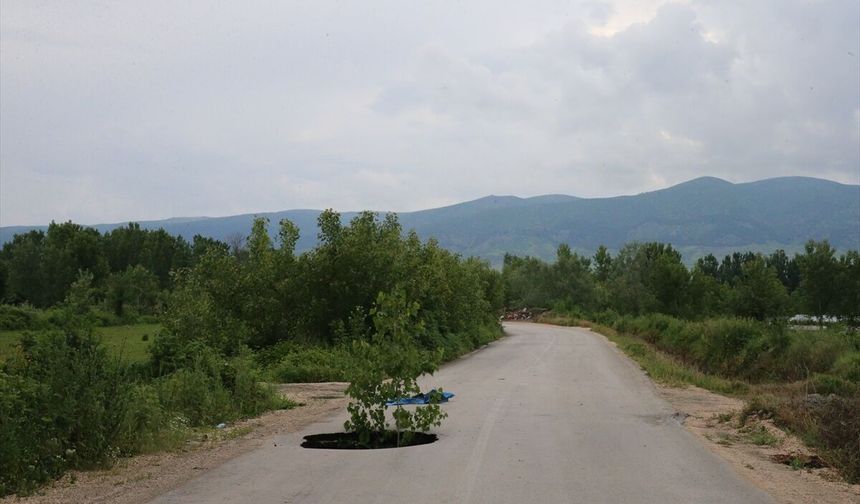 Tokat’ta Sağanak Yol Çökmesine Neden Oldu