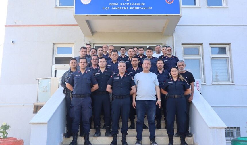 Besni Jandarmasına Anlamlı Ziyaret