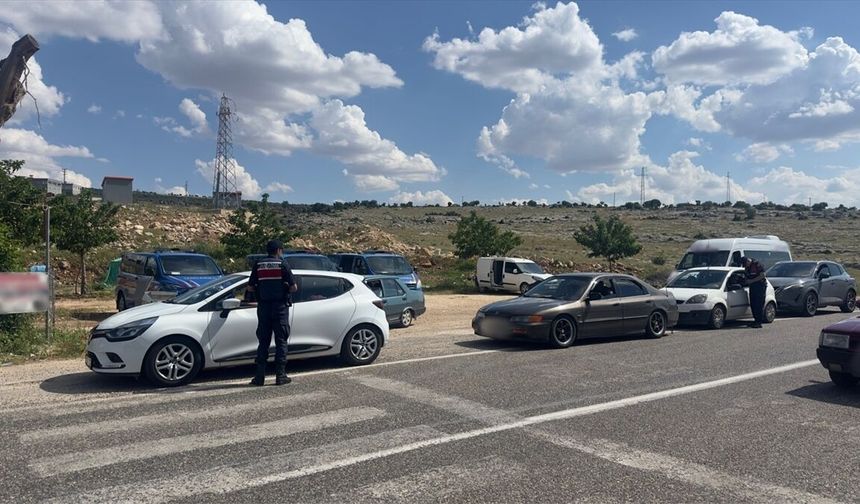 Gaziantep'te şok yol kontrolü: 74 zanlı ele verildi