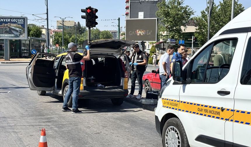Gaziantep'te taksi durağında bıçaklı kavga: 6 kişi yaralandı