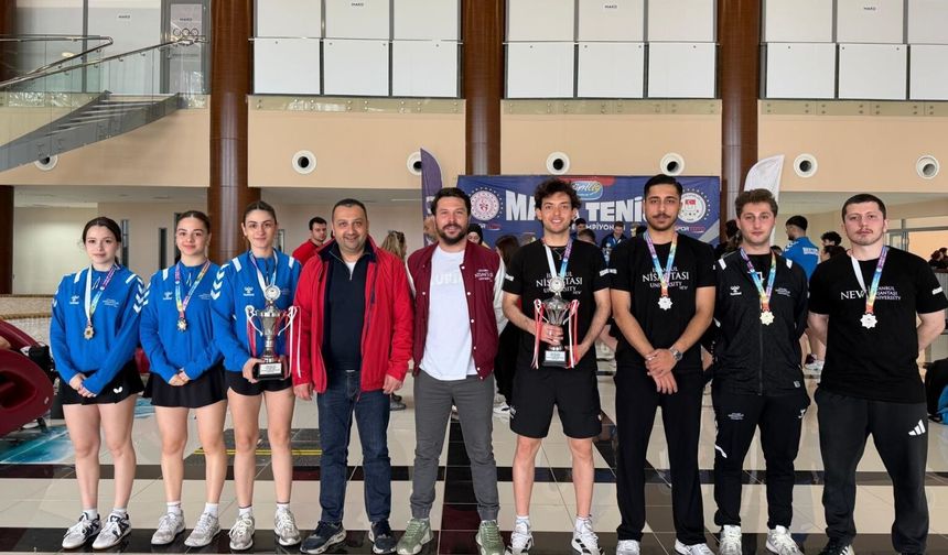 İstanbul Nişantaşı Üniversitesi'nden Madalya ve Kupa Yağmuru