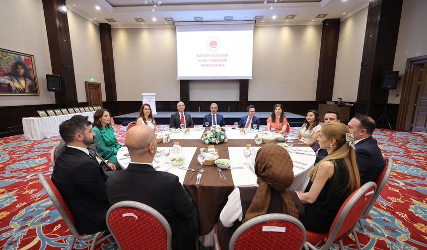Mardin Adliyesi'nde Görev Değişikliği Yapan Hakim ve Savcılara Veda