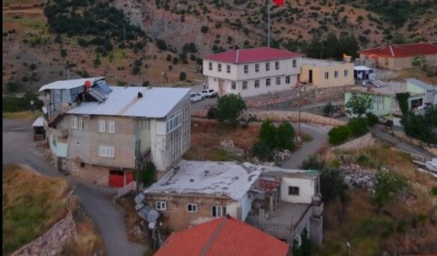 Rezip Köyü'nde Yollar Parke taşlarıyla Modern Bir Görünüme Kavuştu