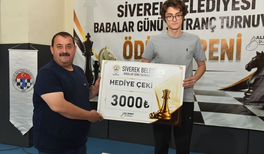 Siverek'te Babalar Günü Satranç Turnuvası'nda Ödüller