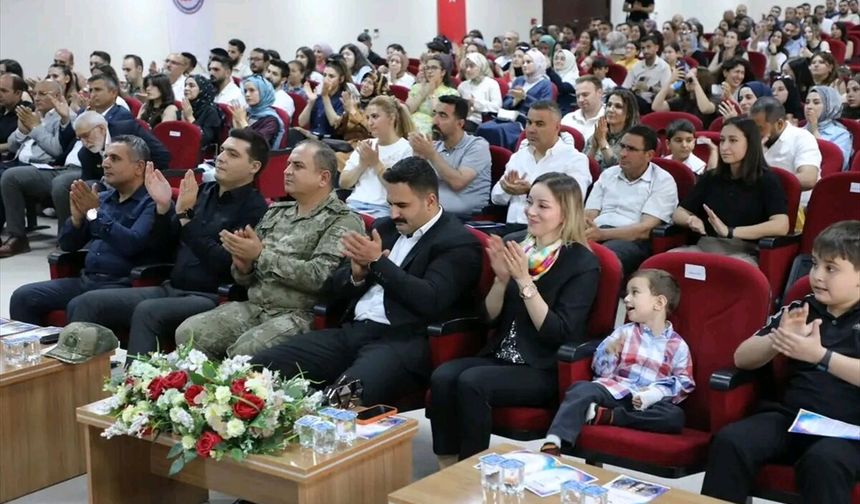 Viranşehir'de Öğretmenler Müzik Topluluğu Sahne Alıştı