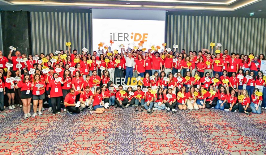 İLERİDE Programı Dördüncü Dönem Mezunlarını Verdi
