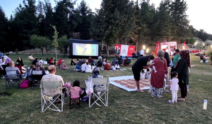 Adıyaman Belediyesi'nden Çocuklara Açık Hava Sineması