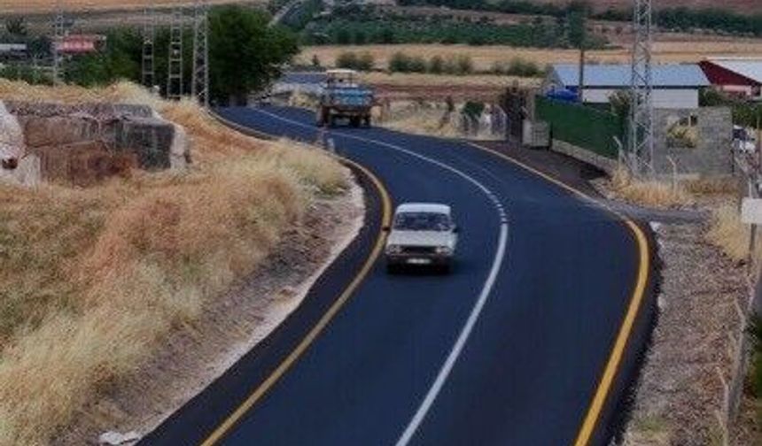 Adıyaman'da Durukaynak'ta Asfalt ve Parke Mesaisi