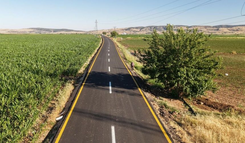Besni Çomak Köyü Yolunda 25 Kilometrelik Asfalt Tamam