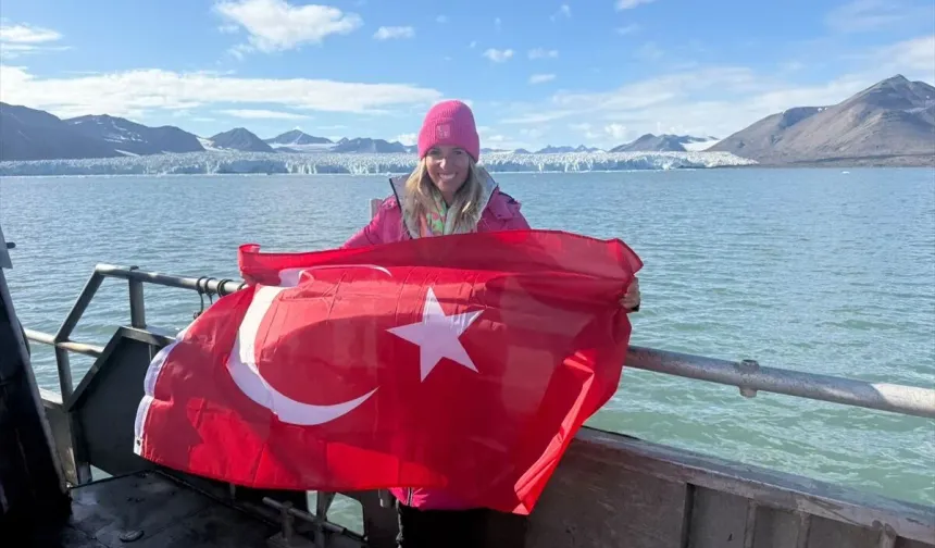 Türk Spor Tarihinde Bir İlk: Deniz Kayadelen Kuzey Kutbu'nda Yüzdü