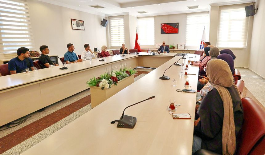 Filistinli tıp öğrencileri GAÜN'de eğitim alıyor