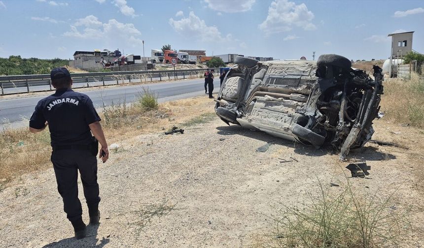 Nizip'te ciddi kaza: 1 çocuk öldü, 8 kişi yaralandı
