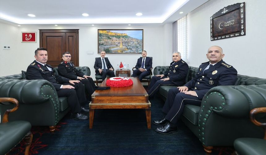 Bakan Yardımcısı Çelik, Mardin Valiliği'ni ziyaret etti