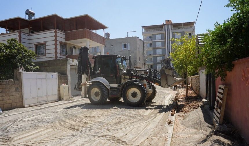 Kahta Belediyesi’nin Yol Seferberliği Sürüyor
