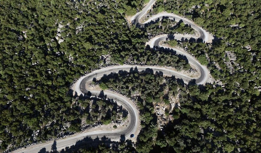 Selge Antik Kenti yolu havadan görüntülendi