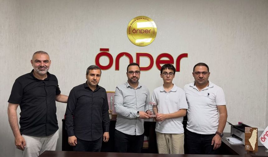 ÖNDER, LGS'de tam puan alan öğrenciyi ağırladı
