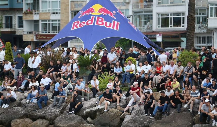 Red Bull Yağlı Direk Yarışması Ordu'da Yapıldı