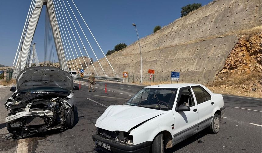 Siverek'te Çarpışmada Yaralananlar Hastaneye Kaldırıldı