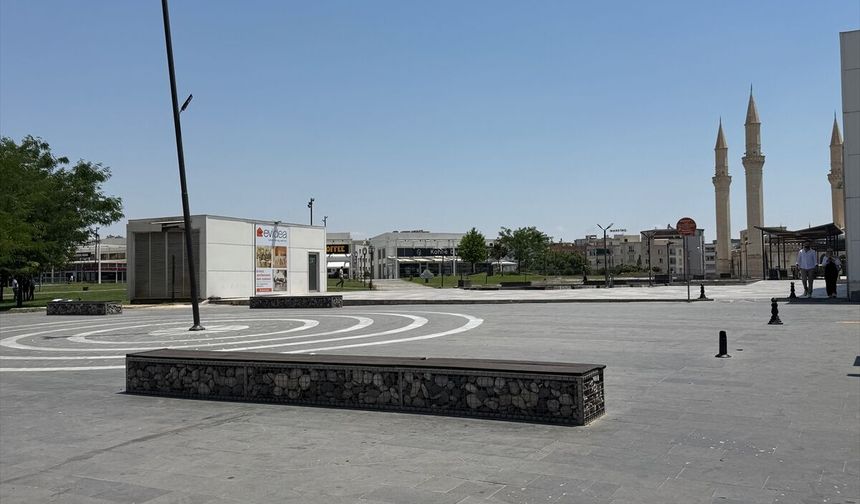 45 Dereceyi Gören Şanlıurfa'da Hayat Durma Noktasına Geldi