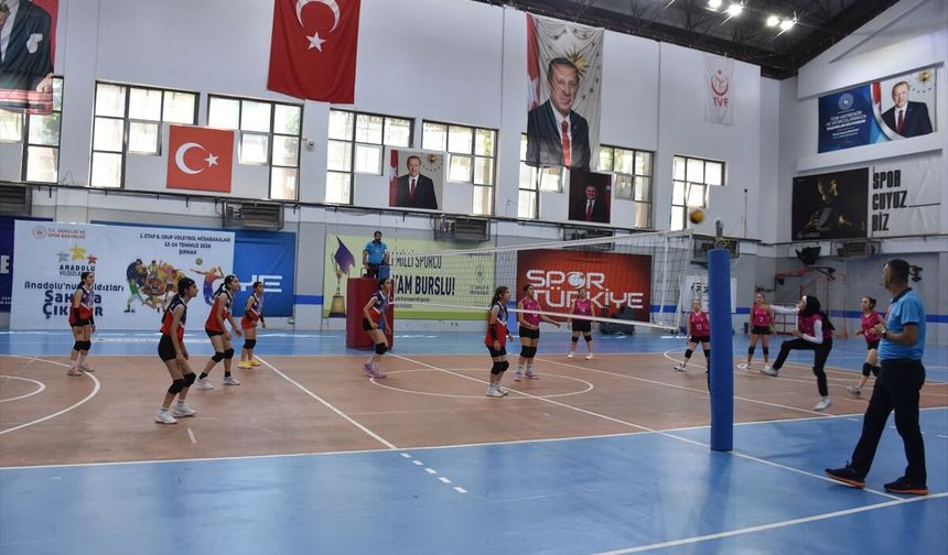280 sporcu, Elazığ'da yarı finalde şampiyonluk için mücadele edecek.