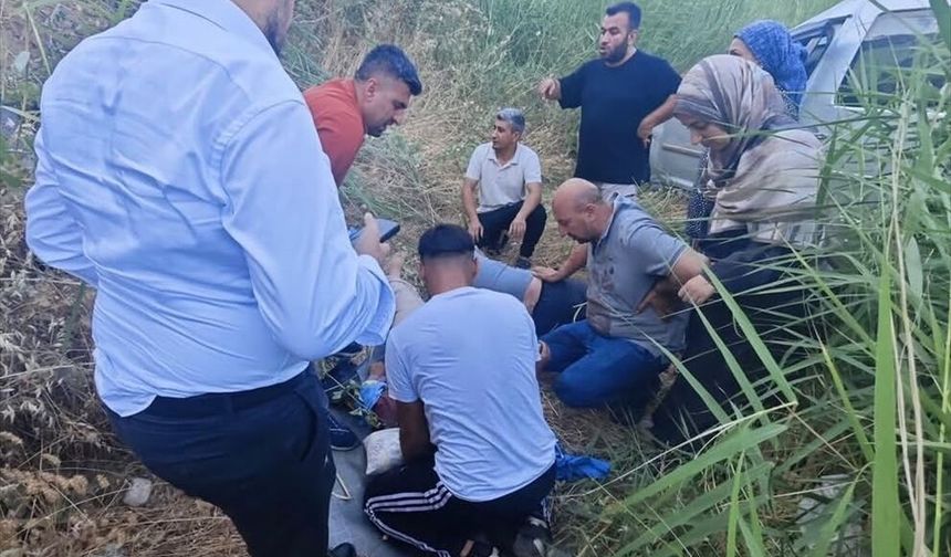 Şırnak'ta şarampole devrilen araçta 1 ölü, 4 yaralı.