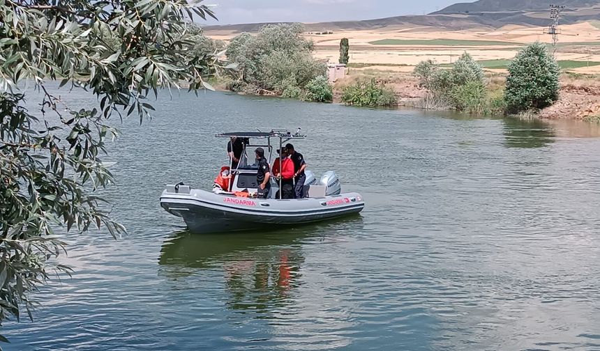 Kızılırmak'ta Kaybolan 15 Yaşındaki Gülseren İçin Arama Çalışmaları