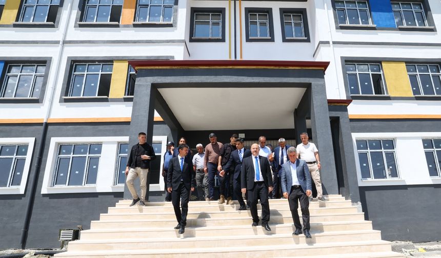 Vali Küçük, Tut'taki Yeni TOKİ Okulunda İncelemelerde Bulundu