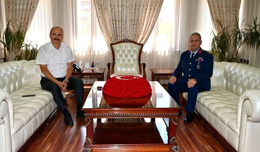 Tuğgeneral Erişir'den Vali Canalp'e Ziyaret