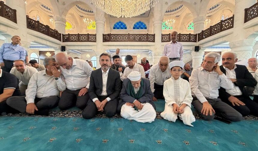 Bakan Yardımcısı Aydın’ın Oğlu Hafızlık İcazetini Aldı