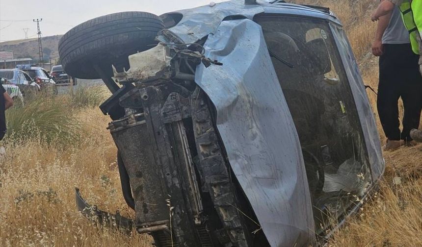 Kozluk'ta Otomobil Kazası: 2'si Çocuk 7 Kişi Yaralandı