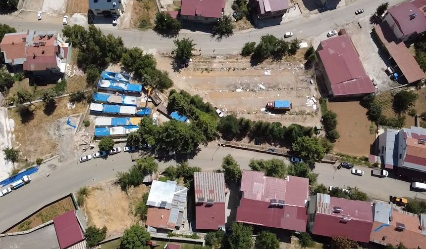 Çelikhan'da Depremin İzleri Tek Tek Siliniyor