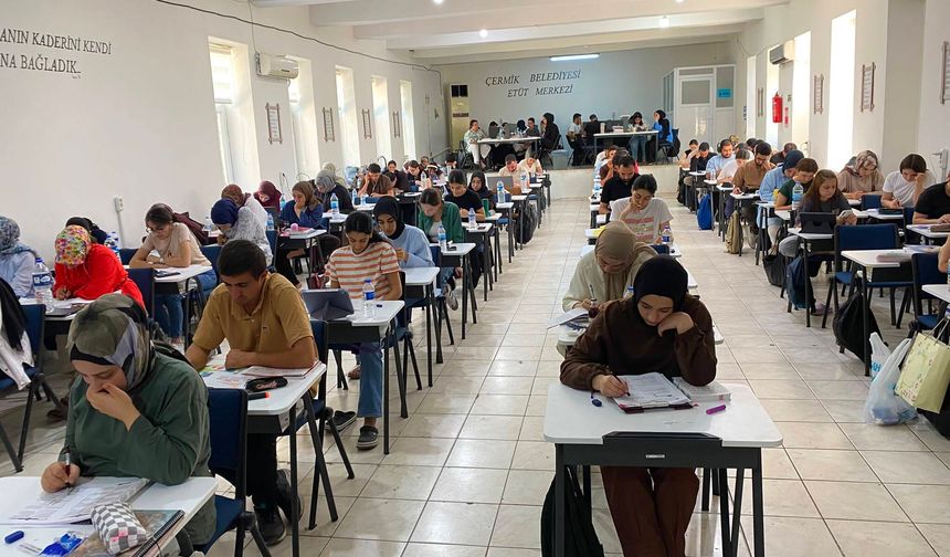 Çermik'te KPSS Adayları Etüt Merkezinde Hazırlanıyor