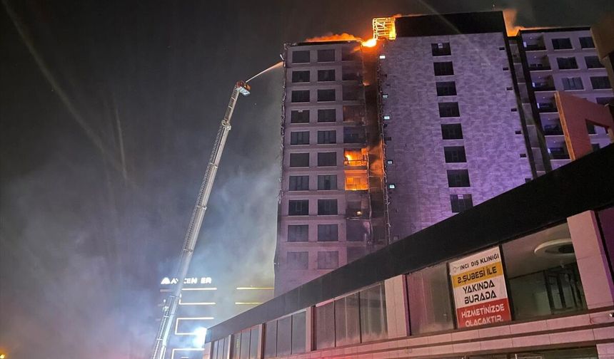 Kayapınar'daki Plazada Yangın Paniği