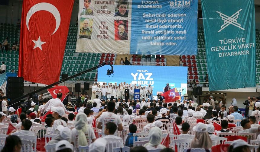 Diyarbakır'da TÜGVA Yaz Okulu Kapanışında Coşku Dolu Anlar