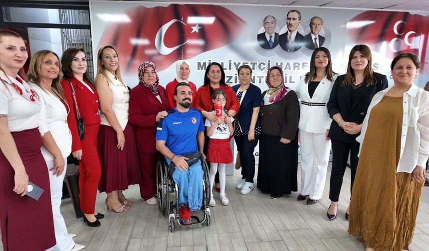 Gaziantep'te MHP, Zafer Bayramı'nda Şehit ve Gazilerle Buluştu
