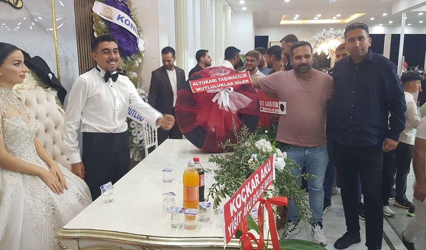 5 Yıl Önceki Jeste Düğünde Lastikli Karşılık Verildi