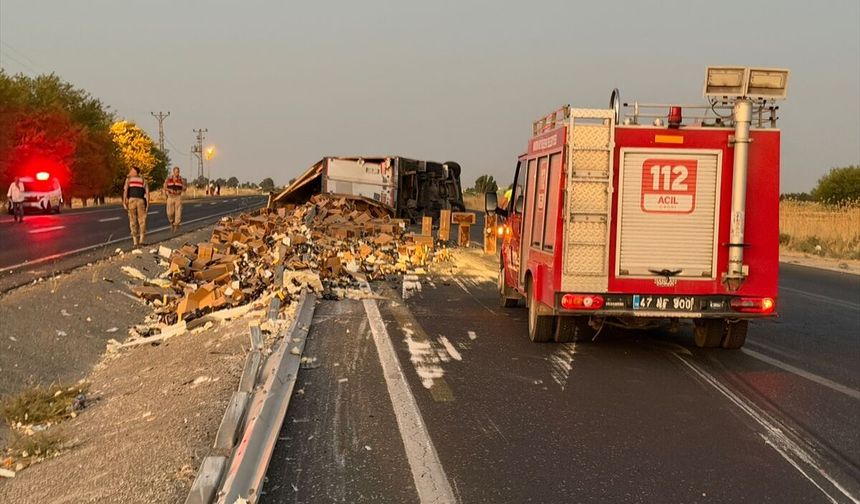 Nusaybin'de Tır Devrilmesi Sonucu 2 Kişi Yaralandı