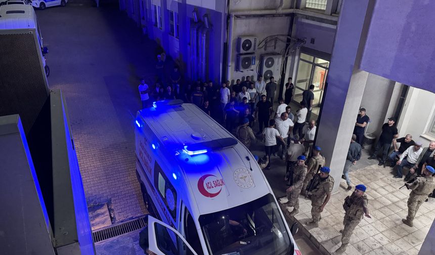 Kurtalan'da Otomobilin Çarptığı 2 Genç Hayatını Kaybetti